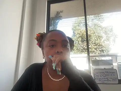 ChocolateCakeQueen online show from 09.28.25