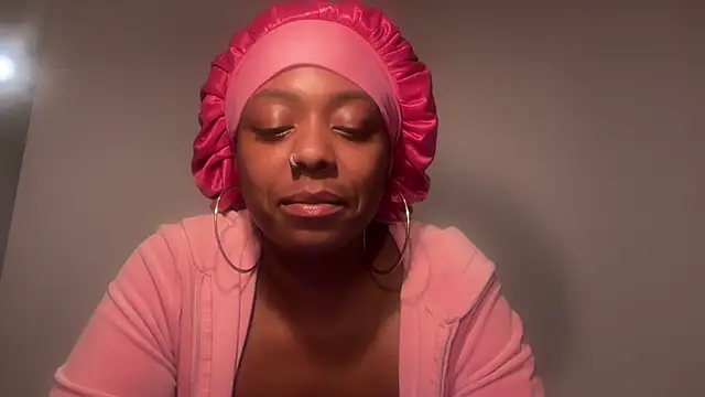 ChocolateCakeQueen online show from 12.18.25