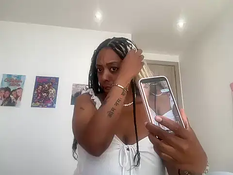 Snapshot of ChocolateCakeQueen chatting on 07.15.26 ChocolateCakeQueen online show from 07.15.26
