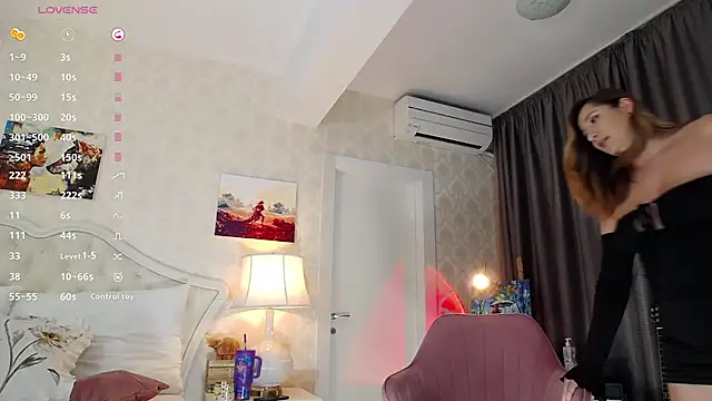 Snapshot of IreneHope chatting on 03.10.25 IreneHope online show from 03.10.25