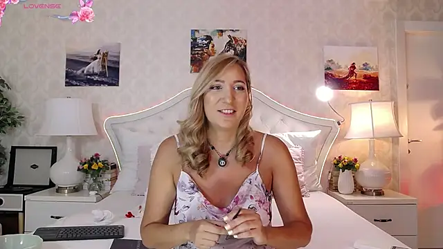Snapshot of IreneHope chatting on 07.02.26 IreneHope online show from 07.02.26