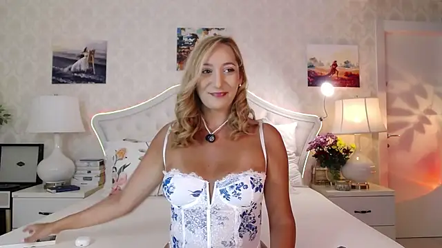 Snapshot of IreneHope chatting on 07.27.26 IreneHope online show from 07.27.26