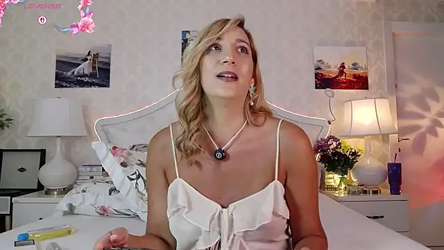 Snapshot of IreneHope chatting on 07.28.26 IreneHope online show from 07.28.26