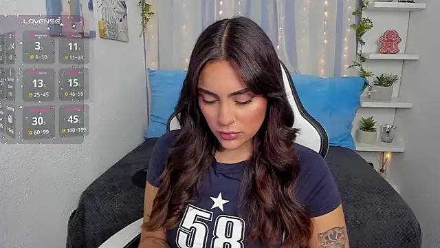 HazzelGray online show from 02.04.25