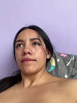 Snapshot of hannahb-e chatting on 01.21.25 hannahb-e online show from 01.21.25