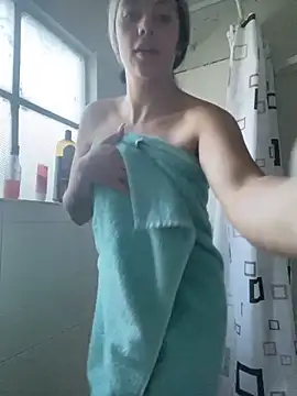 Snapshot of hannahb-e chatting on 02.18.25 hannahb-e online show from 02.18.25