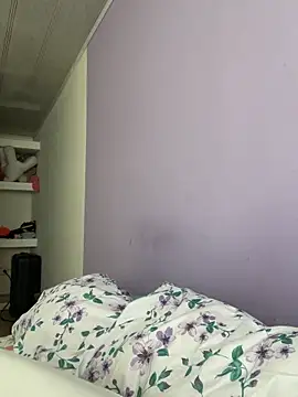 Snapshot of hannahb-e chatting on 02.20.25 hannahb-e online show from 02.20.25