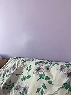 Snapshot of hannahb-e chatting on 03.10.25 hannahb-e online show from 03.10.25