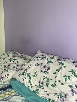 Snapshot of hannahb-e chatting on 03.18.25 hannahb-e online show from 03.18.25