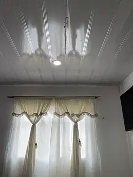 Snapshot of hannahb-e chatting on 09.24.25 hannahb-e online show from 09.24.25