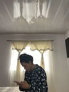 Snapshot of hannahb-e chatting on 10.17.25 hannahb-e online show from 10.17.25