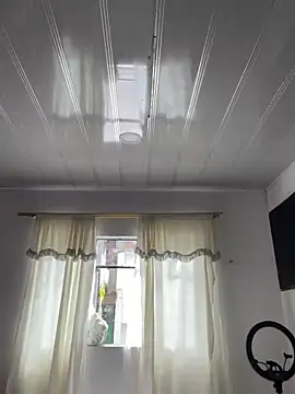 Snapshot of hannahb-e chatting on 11.19.25 hannahb-e online show from 11.19.25