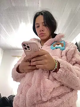 Snapshot of hannahb-e chatting on 02.17.26 hannahb-e online show from 02.17.26