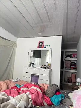 Snapshot of hannahb-e chatting on 03.01.26 hannahb-e online show from 03.01.26