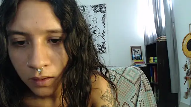 Snapshot of AlinaWoolf_ chatting on 12.10.24 AlinaWoolf online show from 12.10.24