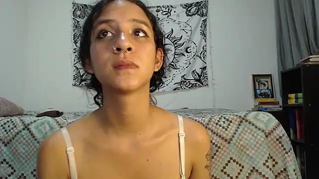 Snapshot of AlinaWoolf_ chatting on 12.11.24 AlinaWoolf online show from 12.11.24