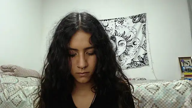 Snapshot of AlinaWoolf_ chatting on 12.25.24 AlinaWoolf online show from 12.25.24