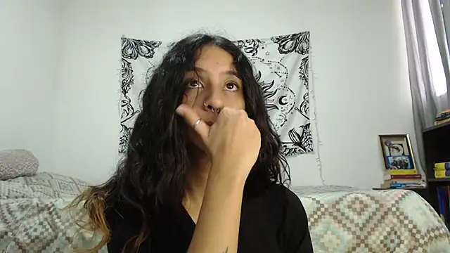 Snapshot of AlinaWoolf_ chatting on 12.30.24 AlinaWoolf online show from 12.30.24