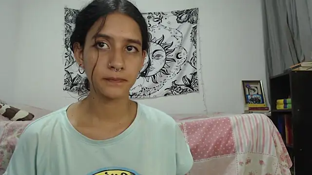 Snapshot of AlinaWoolf_ chatting on 01.14.25 AlinaWoolf online show from 01.14.25