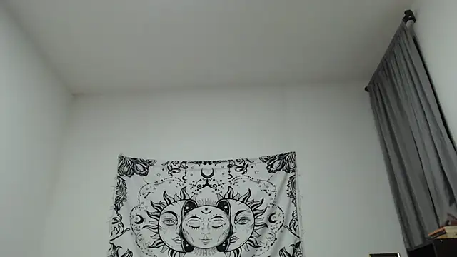 Snapshot of AlinaWoolf_ chatting on 01.24.25 AlinaWoolf online show from 01.24.25