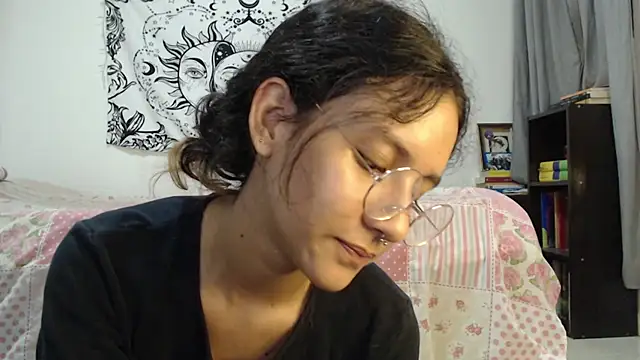 Snapshot of AlinaWoolf_ chatting on 01.31.25 AlinaWoolf online show from 01.31.25