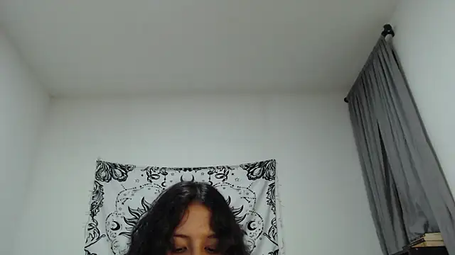 Snapshot of AlinaWoolf_ chatting on 03.08.25 AlinaWoolf online show from 03.08.25