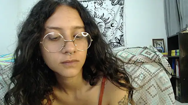 Snapshot of AlinaWoolf_ chatting on 03.08.25 AlinaWoolf online show from 03.08.25