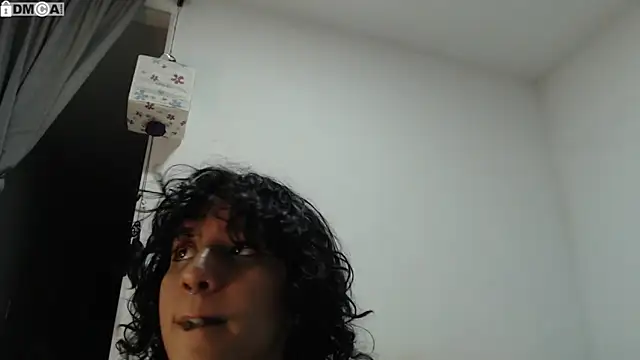 Snapshot of AlinaWoolf_ chatting on 09.15.25 AlinaWoolf online show from 09.15.25