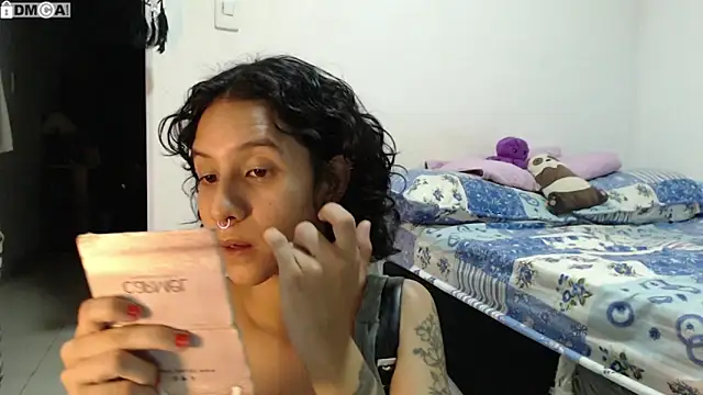 Snapshot of AlinaWoolf_ chatting on 09.19.25 AlinaWoolf online show from 09.19.25