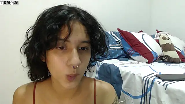 Snapshot of AlinaWoolf_ chatting on 10.03.25 AlinaWoolf online show from 10.03.25