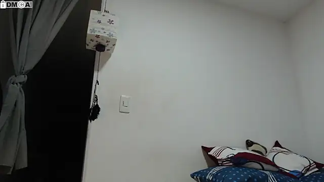 Snapshot of AlinaWoolf_ chatting on 11.04.25 AlinaWoolf online show from 11.04.25