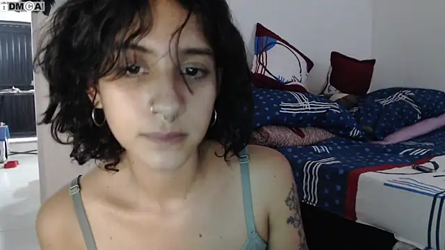 Snapshot of AlinaWoolf_ chatting on 11.05.25 AlinaWoolf online show from 11.05.25