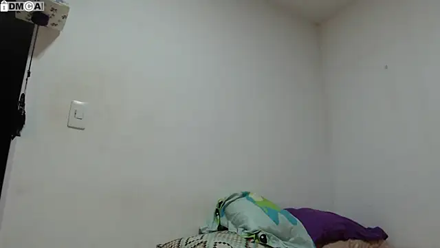 Snapshot of AlinaWoolf_ chatting on 11.23.25 AlinaWoolf online show from 11.23.25