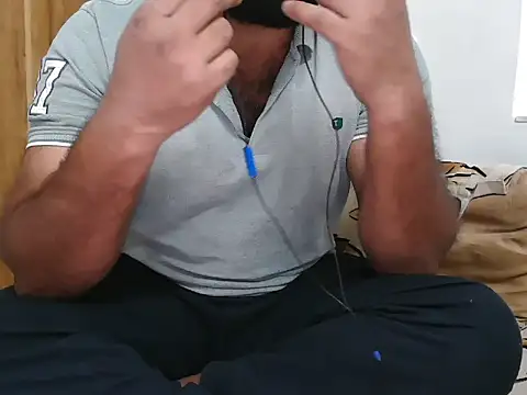 Snapshot of Tamil_Boy28 chatting on 03.07.25 Tamil Boy28 online show from 03.07.25