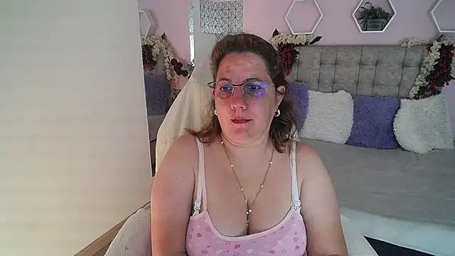 katie joness  online show from 02.07.25