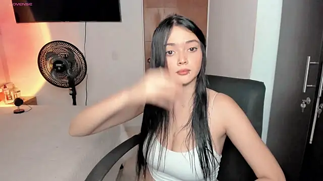 Snapshot of Sarah_angell chatting on 12.05.24 Sarah angell online show from 12.05.24