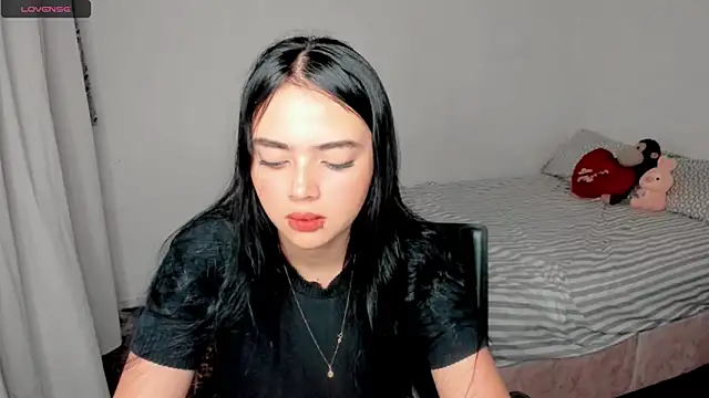 Snapshot of Sarah_angell chatting on 12.22.24 Sarah angell online show from 12.22.24