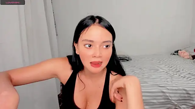 Snapshot of Sarah_angell chatting on 12.23.24 Sarah angell online show from 12.23.24