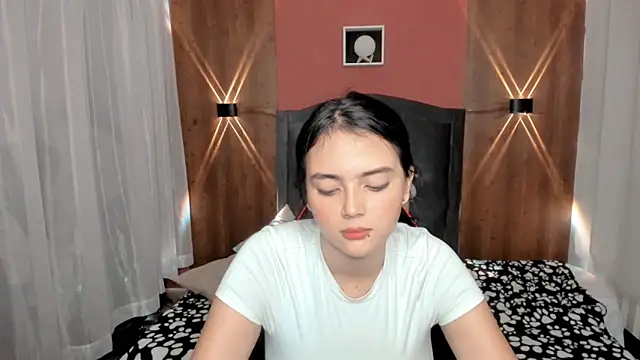 Snapshot of Sarah_angell chatting on 01.26.25 Sarah angell online show from 01.26.25