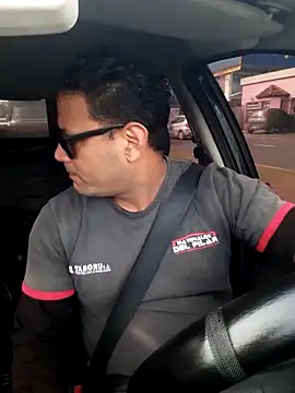 hecwil8 online show from 10.28.25