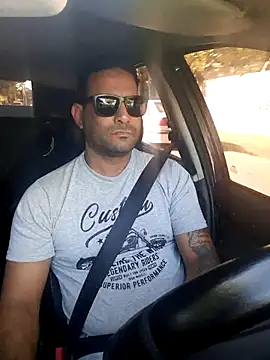 hecwil8 online show from 11.17.25