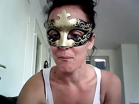 Masquegirlmysterious online show from 10.14.25