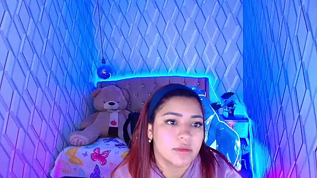 NicolleTaylor online show from 11.01.25