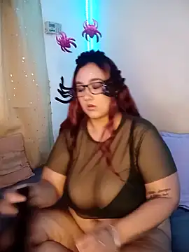 Isabella Du online show from 10.31.25