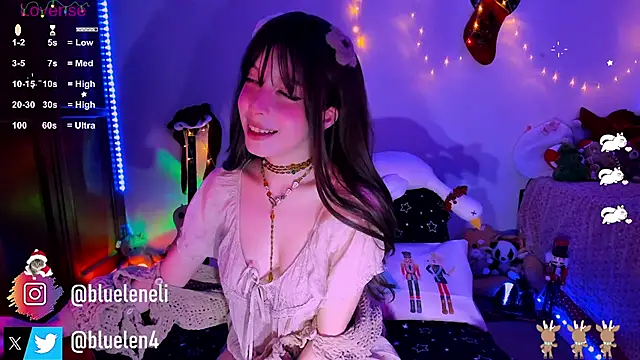 Snapshot of bluelen chatting on 01.05.25 bluelen online show from 01.05.25