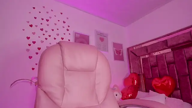 Celestecute  online show from 02.17.25