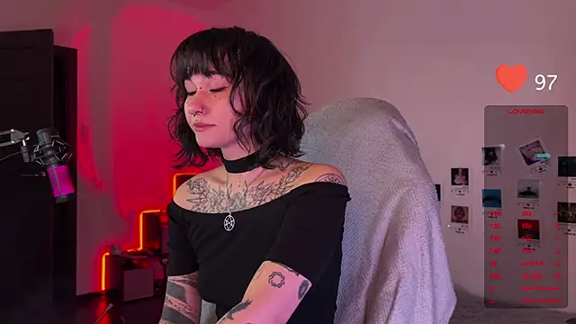 deadlysweet online show from 01.12.25