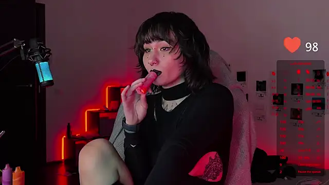 deadlysweet online show from 03.02.25