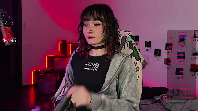 deadlysweet online show from 09.30.25