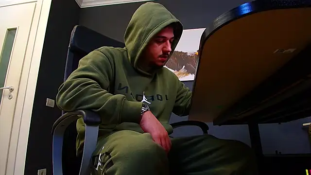 Snapshot of JoshKnights chatting on 03.10.25 JoshKnights online show from 03.10.25